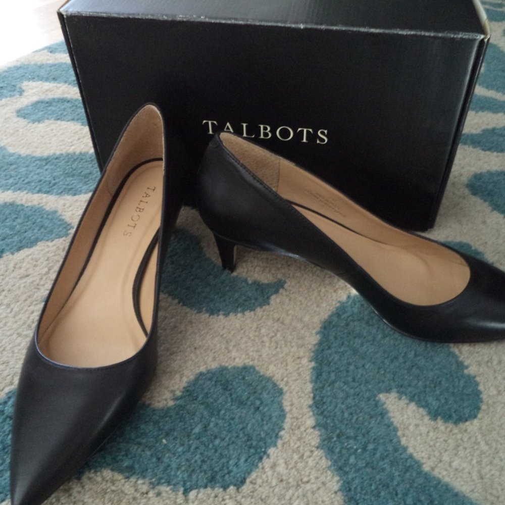 New in Box Talbots Black leather Pump
